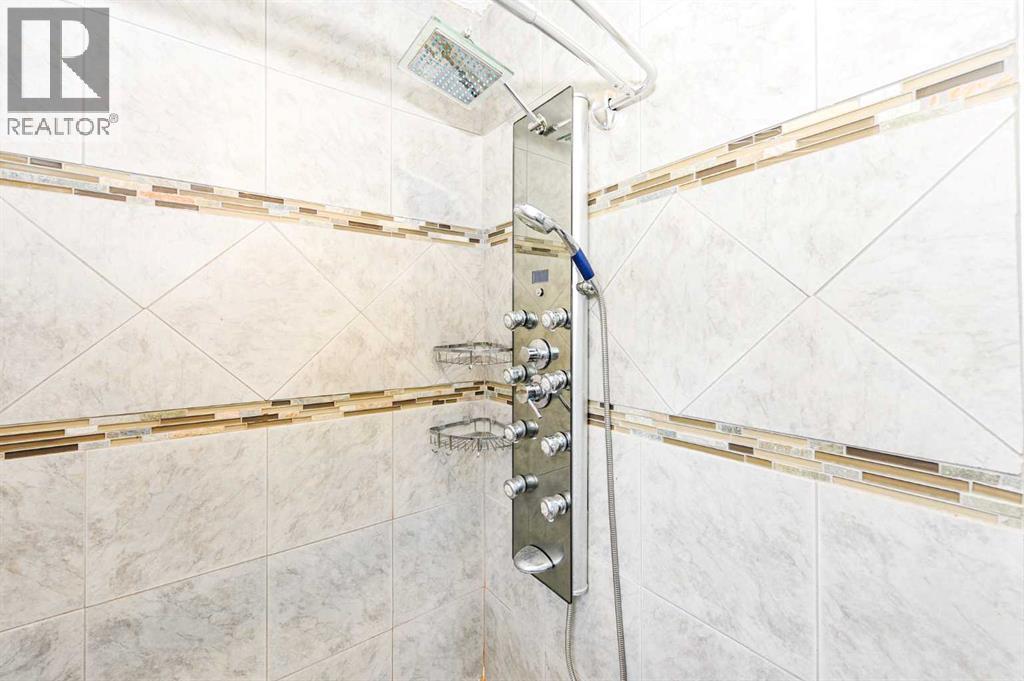 5228 42 Street Property Photo 24