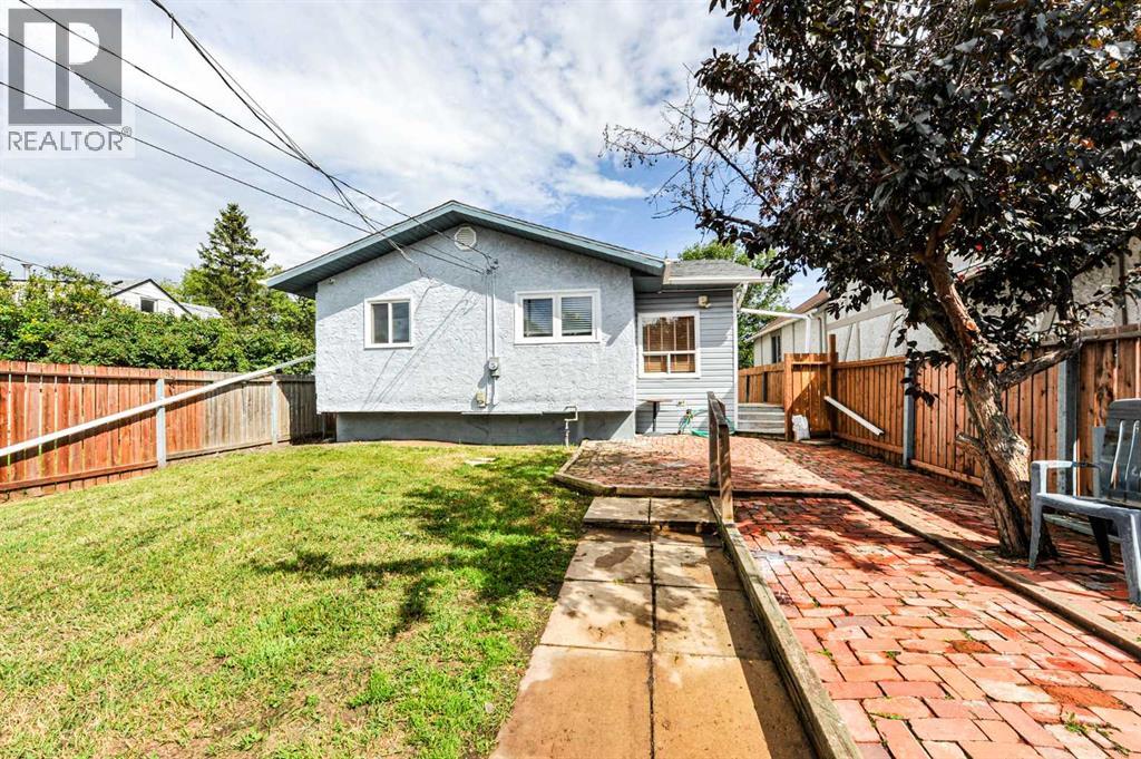 5228 42 Street Property Photo 28