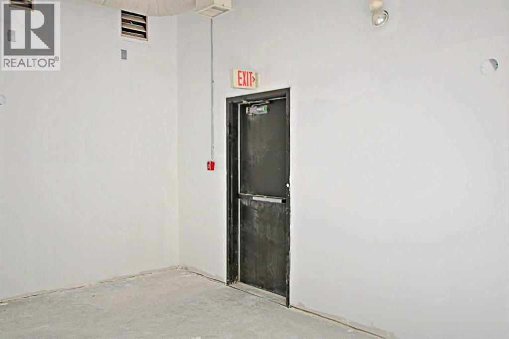 8200 Franklin Avenue Property Photo 17