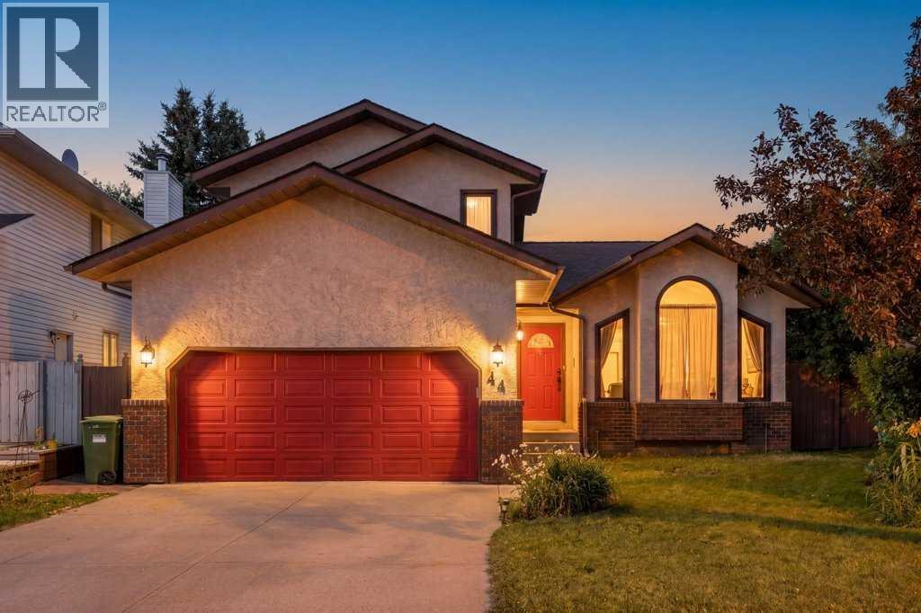 44 Hawkstone Drive NW