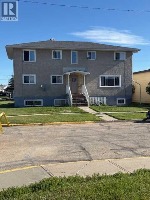 4740 54 Avenue Property Photo 1