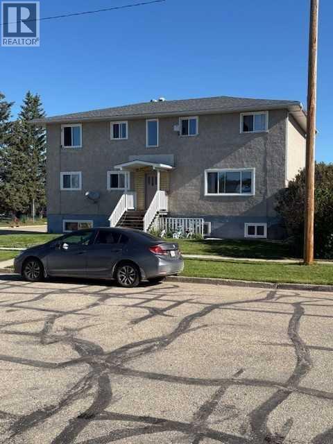 4740 54 Avenue Property Photo 2
