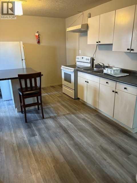 4740 54 Avenue Property Photo 3