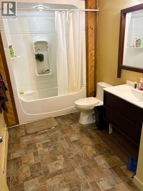 4740 54 Avenue Property Photo 4
