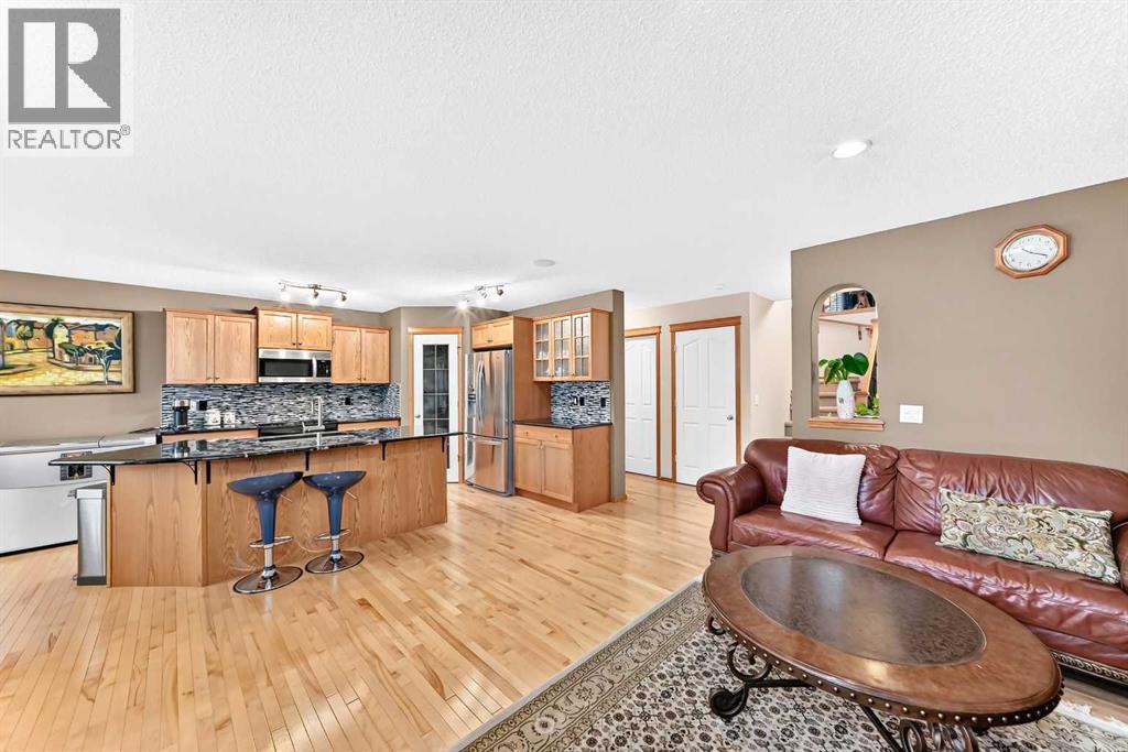 144 Cougarstone Common Sw Property Photo 12