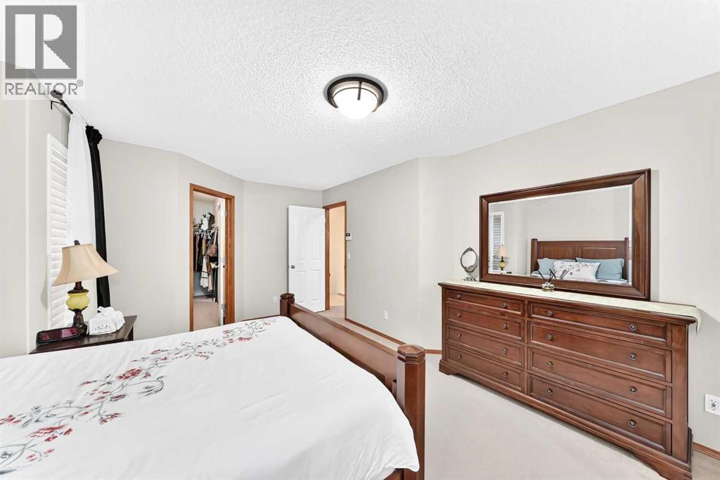 144 Cougarstone Common Sw Property Photo 19