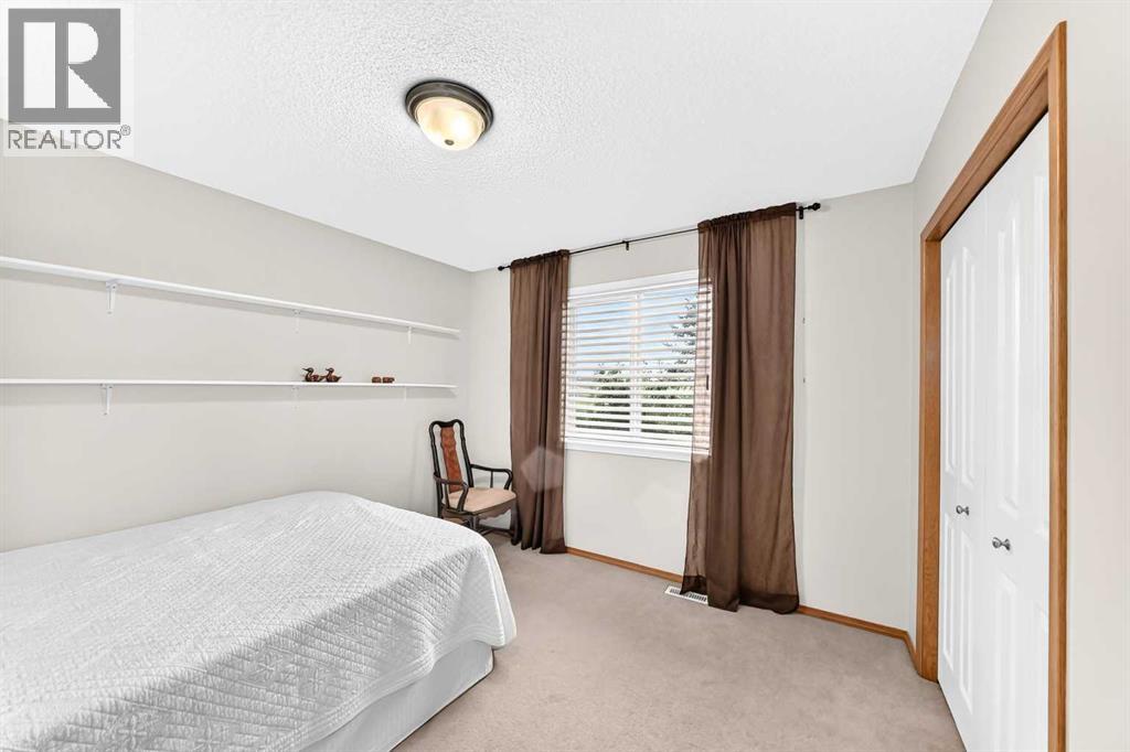 144 Cougarstone Common Sw Property Photo 26