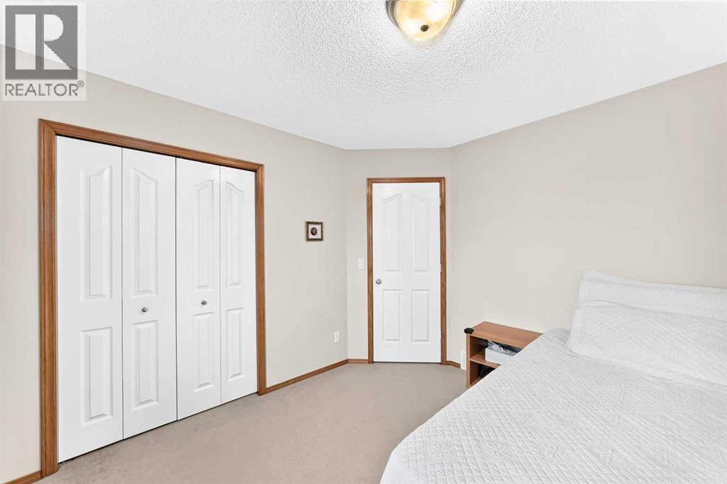 144 Cougarstone Common Sw Property Photo 28