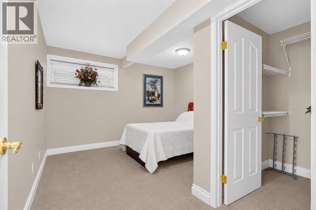 44 Strathlea Close Sw Property Photo 31