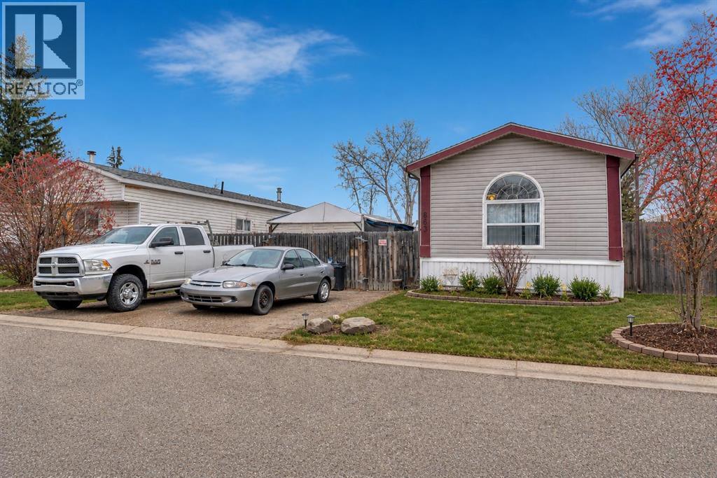 863 Brentwood Crescent