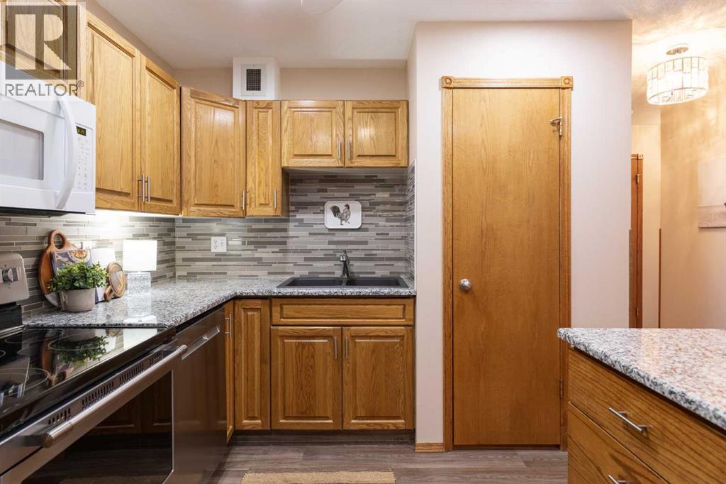 22 Park Meadows Drive Southeast Property Photo 11