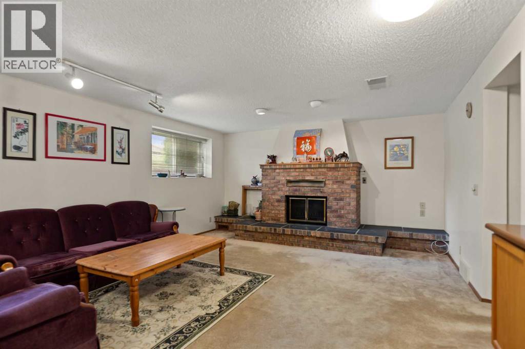 224 Berwick Way Nw Property Photo 20