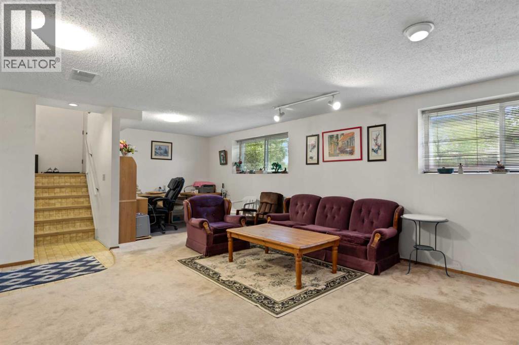 224 Berwick Way Nw Property Photo 21