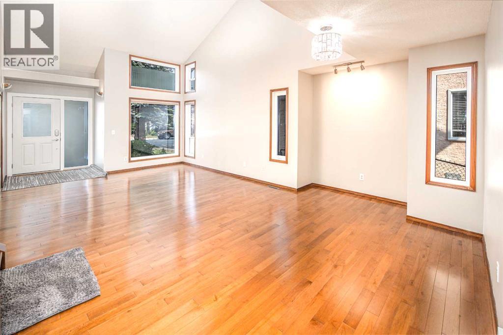 131 Edgebrook Close Nw Property Photo 4