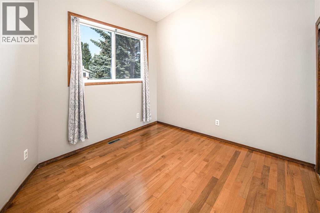 131 Edgebrook Close Nw Property Photo 23