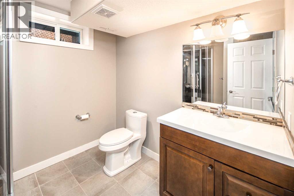 131 Edgebrook Close Nw Property Photo 31