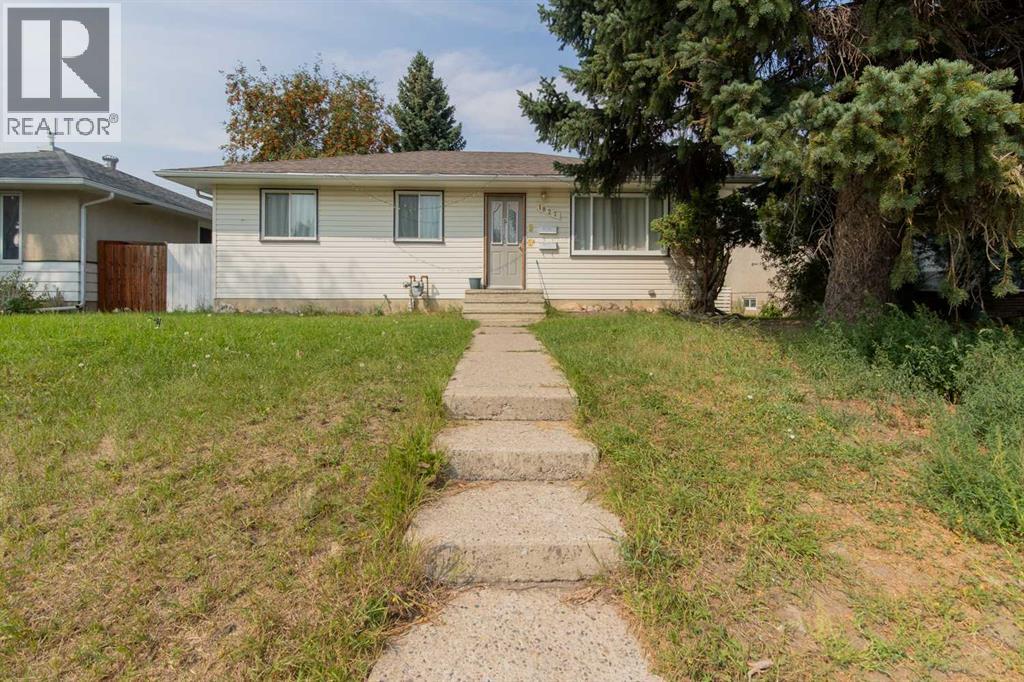 1827 16 Avenue S Property Photo 1