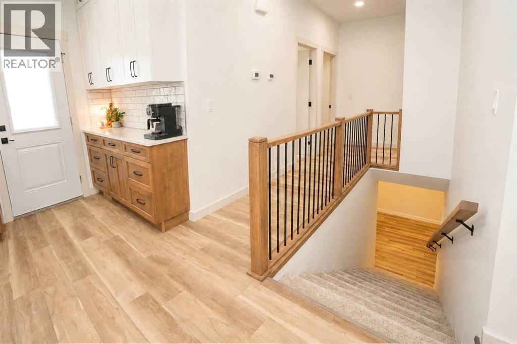 248 Westview Crescent W Property Photo 23