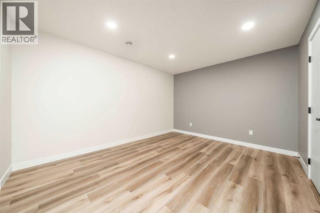 248 Westview Crescent W Property Photo 26