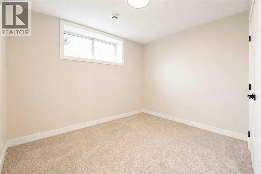 248 Westview Crescent W Property Photo 27