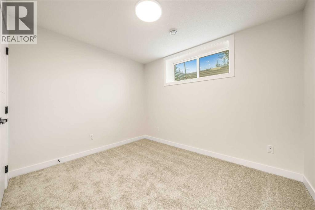 248 Westview Crescent W Property Photo 29