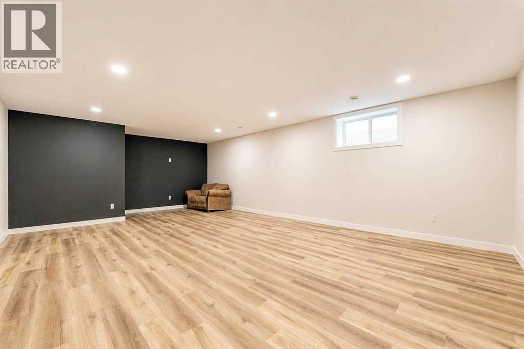 248 Westview Crescent W Property Photo 32