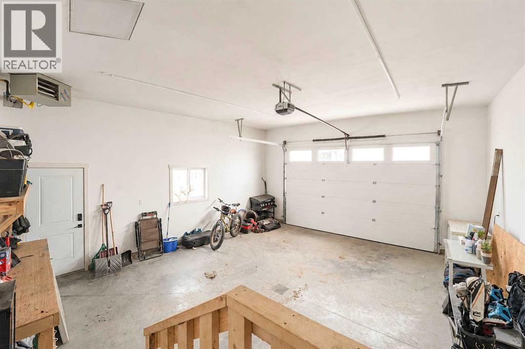 248 Westview Crescent W Property Photo 37