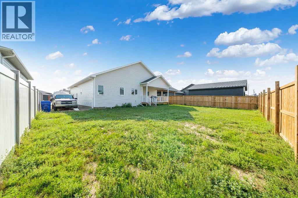 248 Westview Crescent W Property Photo 42