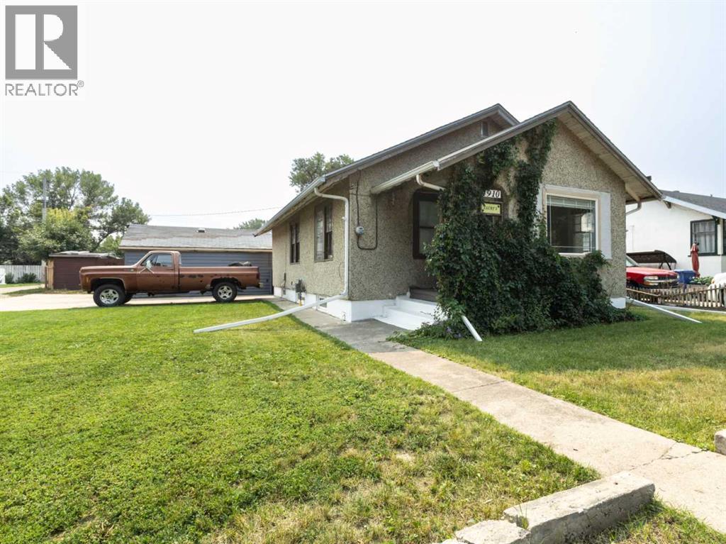 4910 52 Avenue Property Photo 1