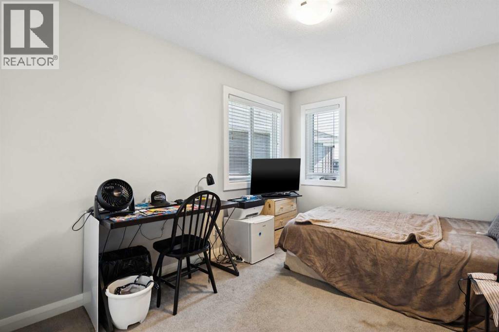 215 Redstone Heights Ne Property Photo 25