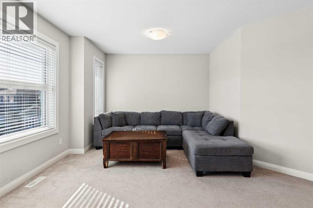 215 Redstone Heights Ne Property Photo 28