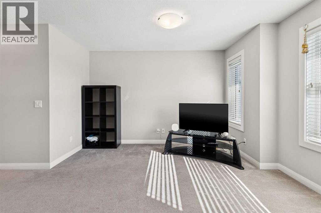 215 Redstone Heights Ne Property Photo 29