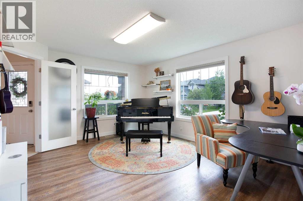 2 Kingston View Se Property Photo 4