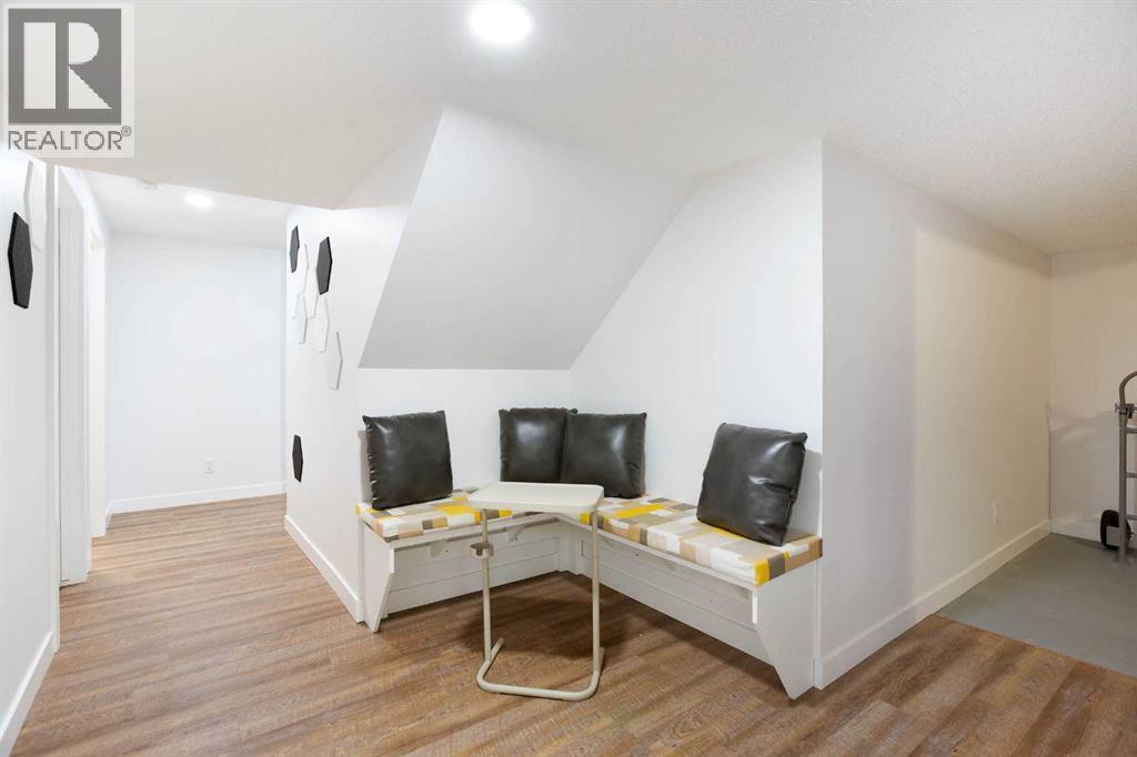 2 Kingston View Se Property Photo 36