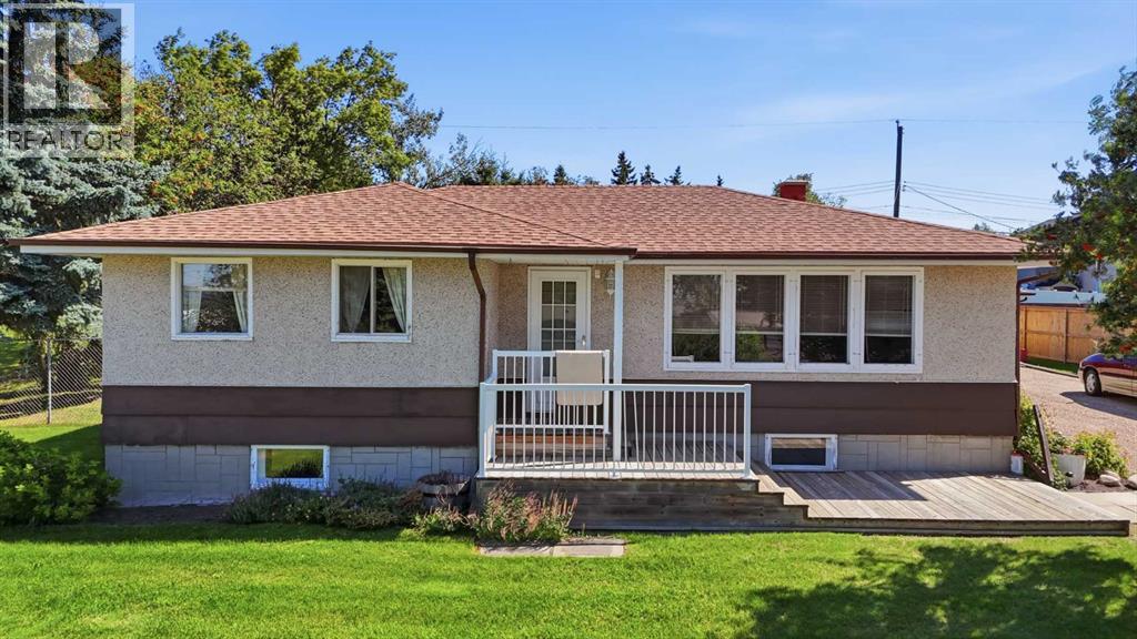 4015 39 Street Property Photo 1