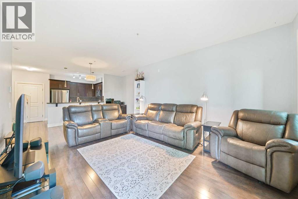 15 Sunset Square Property Photo 7