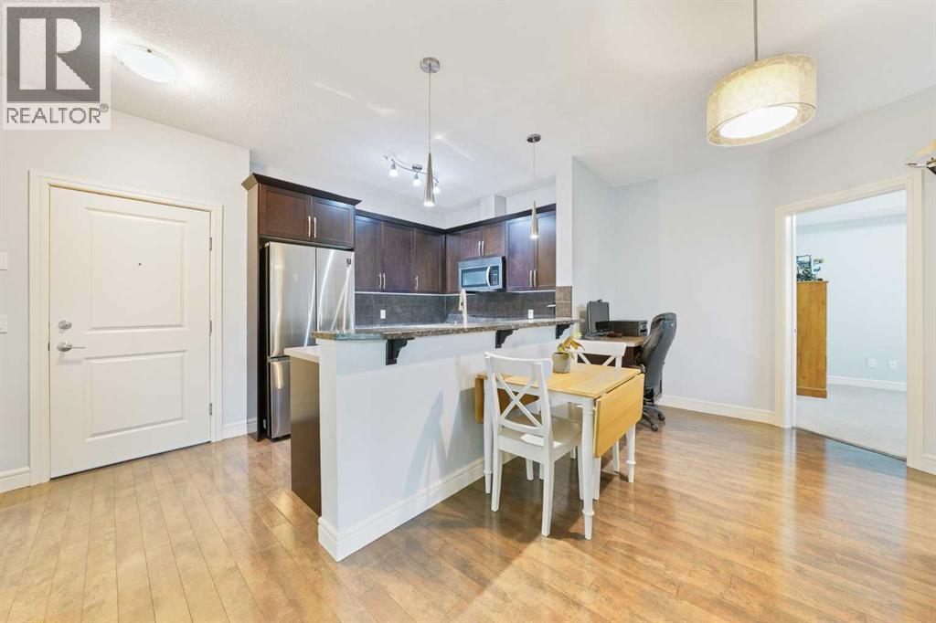 15 Sunset Square Property Photo 8