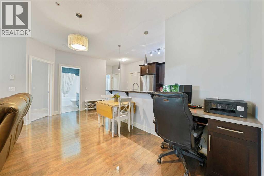 15 Sunset Square Property Photo 9