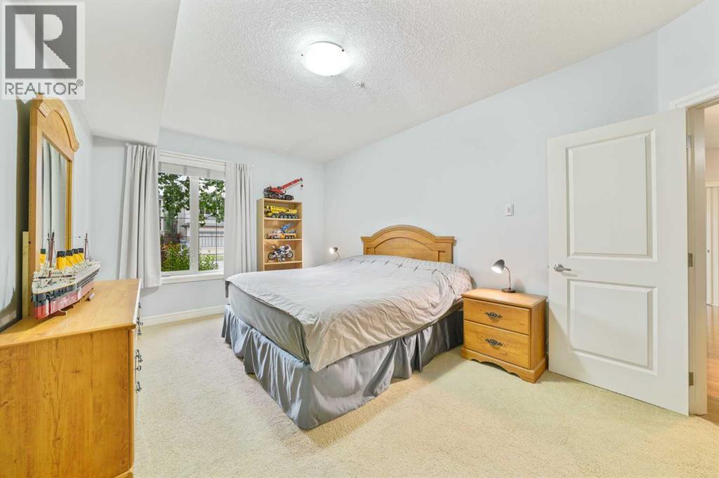 15 Sunset Square Property Photo 10
