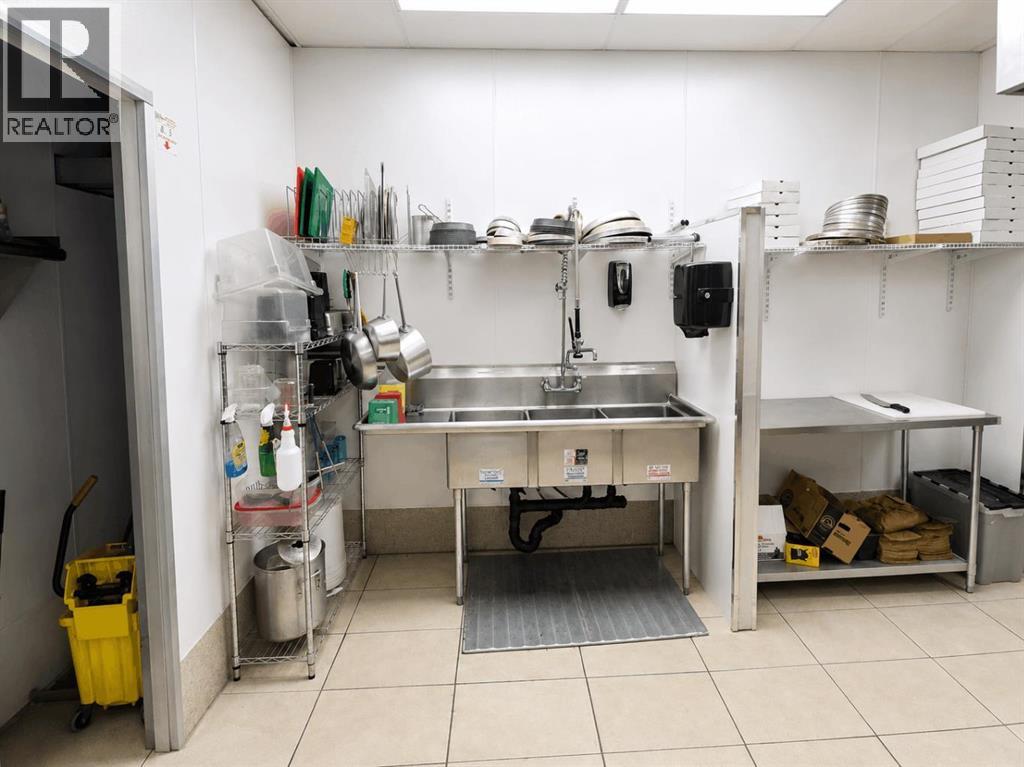 A2338489 Property Photo 8