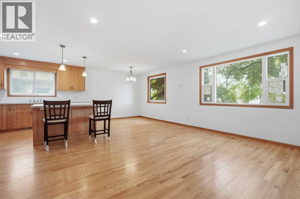 3433 33a Avenue Se Property Photo 7