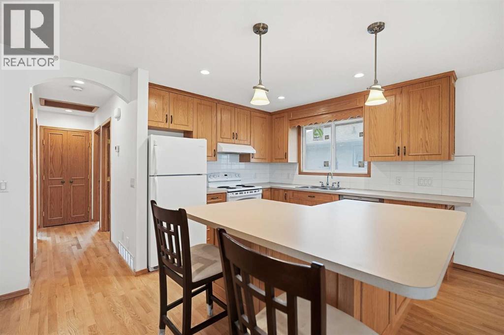 3433 33a Avenue Se Property Photo 10