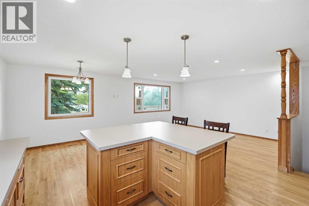 3433 33a Avenue Se Property Photo 11