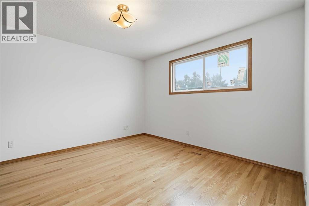3433 33a Avenue Se Property Photo 14