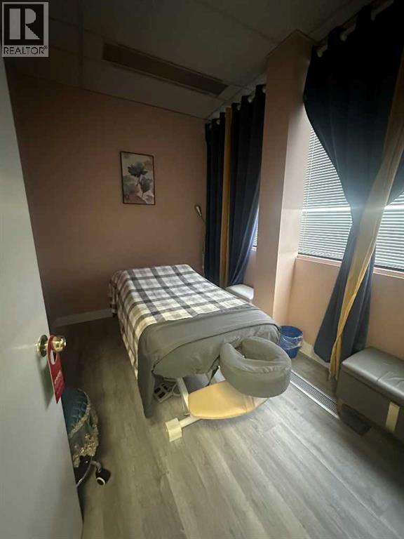 433 Malborough Way Ne Property Photo 8