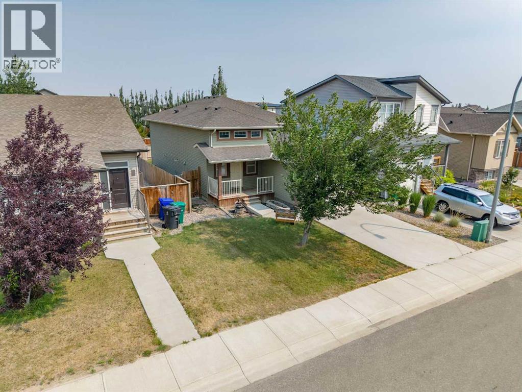 352 Crocus Terrace W Property Photo 2