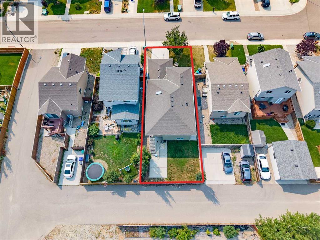352 Crocus Terrace W Property Photo 4