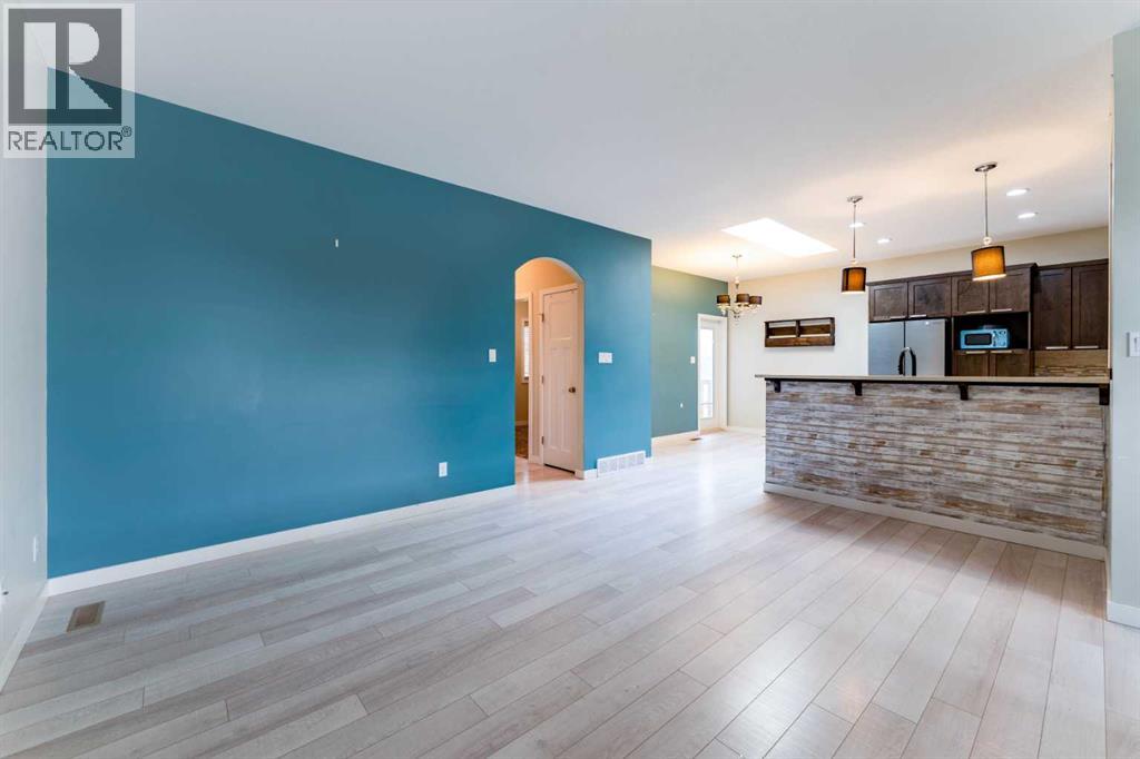 352 Crocus Terrace W Property Photo 8