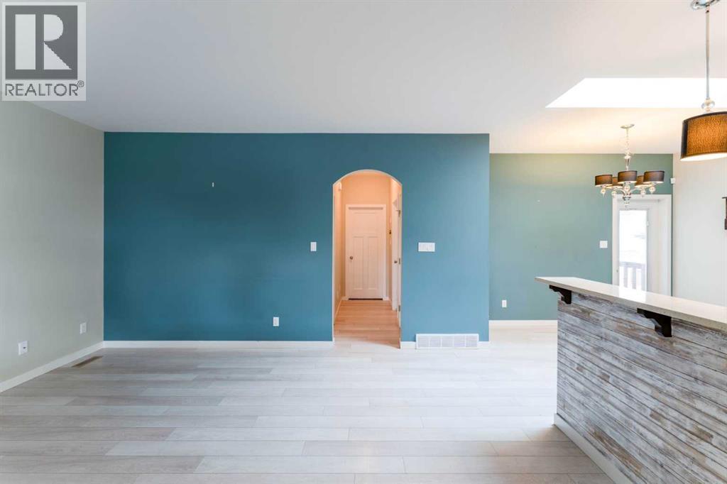 352 Crocus Terrace W Property Photo 9