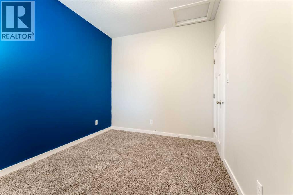 352 Crocus Terrace W Property Photo 17